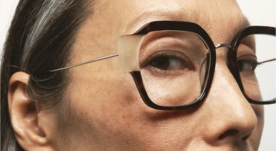 Frau mit Kaleos Brille