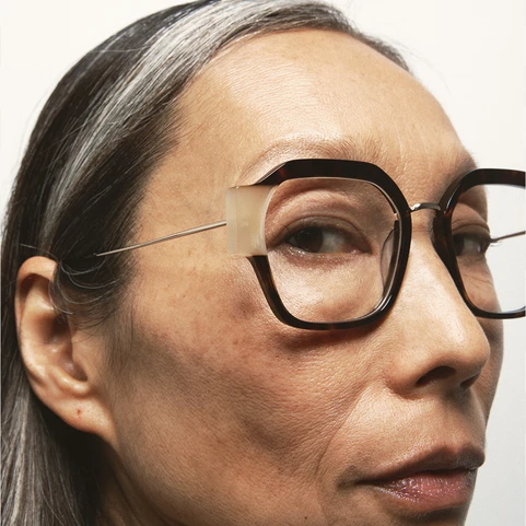 Frau mit Kaleos Brille